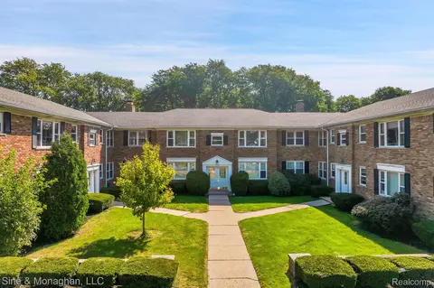 17580 Mack Ave #4, Grosse Pointe, MI 48230