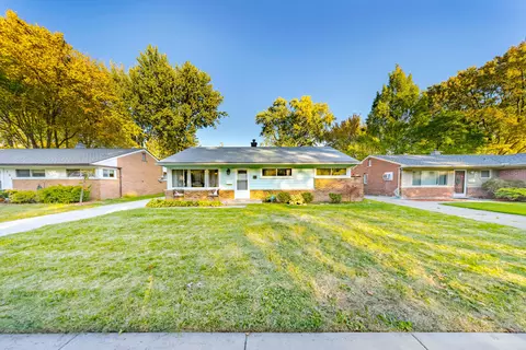 44 Huntley Ave, Clawson, MI 48017