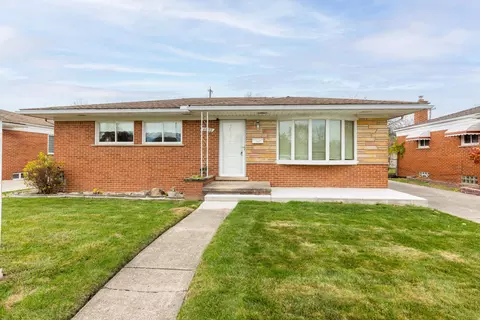 6059 Berwyn St, Dearborn Heights, MI 48127