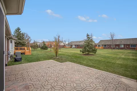 17166 Garland Dr, Macomb, MI 48042
