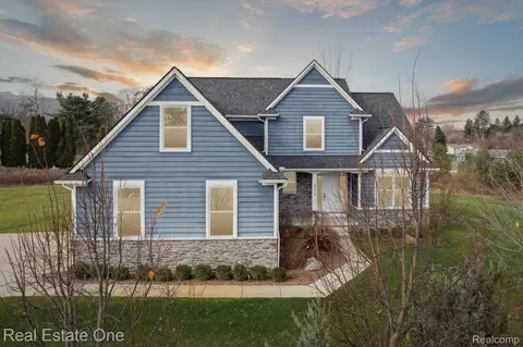603 Braxwood Plc Pl, Milford, MI 48381