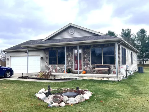 314 E Diamond Way, Morrice, MI 48857