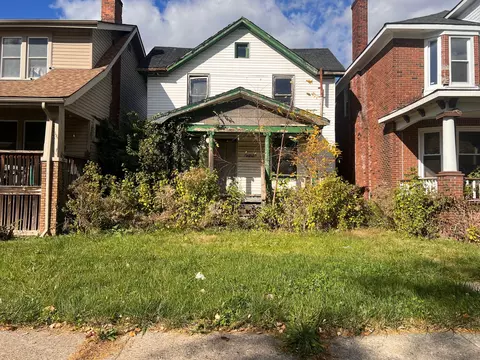 124 Geneva St, Highland Park, MI 48203