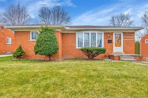 21201 E Le Fever Ave, Warren, MI 48091