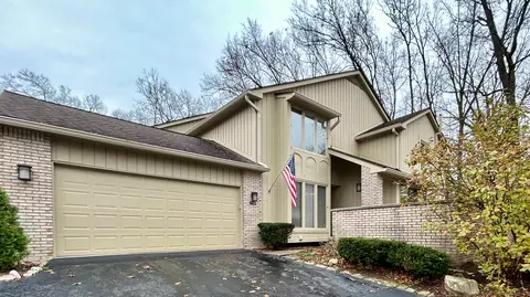 1146 Hillpointe Cir, Bloomfield Township, MI 48304