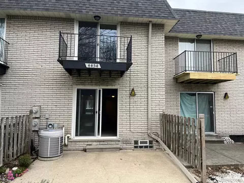 4454 15 Mile Rd, Sterling Heights, MI 48310
