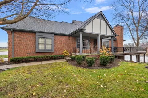 74 Sandhills Ln, Orion, MI 48362