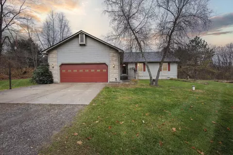 5904 W Allen Rd, Fowlerville, MI 48836