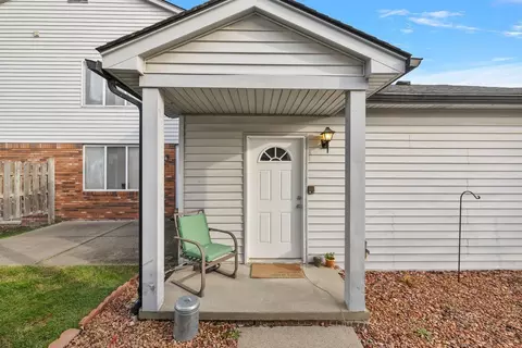 24649 Park Terrace Dr, Harrison, MI 48045