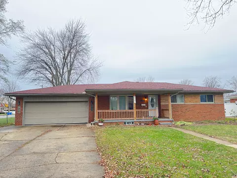 31007 Pinto Dr, Warren, MI 48093