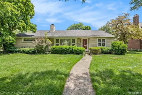 2444 Benjamin Ave, Royal Oak, MI 48073
