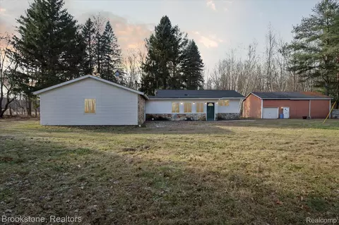 9879 Bryce Rd, Kenockee, MI 48006