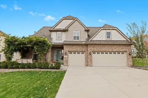 567 Napa Valley Dr, Milford, MI 48381