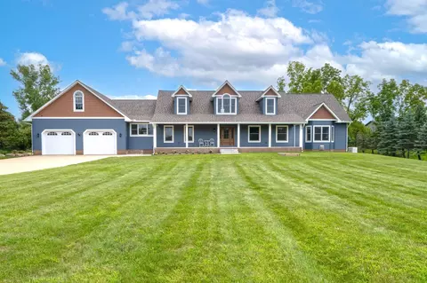 6950 Dryden Rd, Almont, MI 48003
