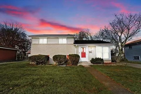 33702 Donnelly St, Garden City, MI 48135