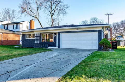 17181 Evans St, Southfield, MI 48076
