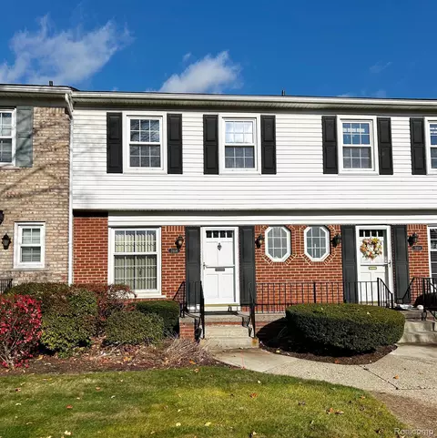 2406 W 13 Mile Rd, Royal Oak, MI 48067