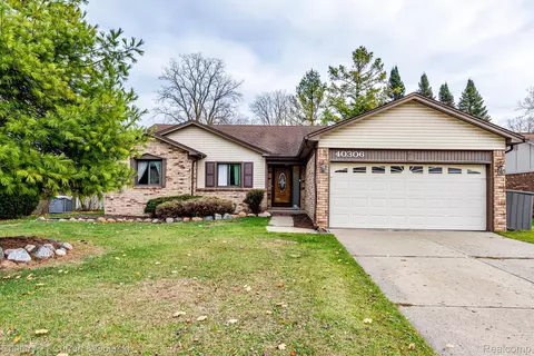 40306 La Grange Dr, Sterling Heights, MI 48313