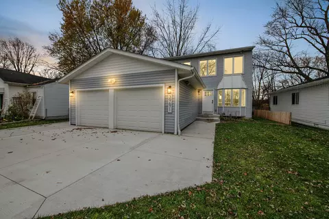 39671 Detroit St, Harrison, MI 48045