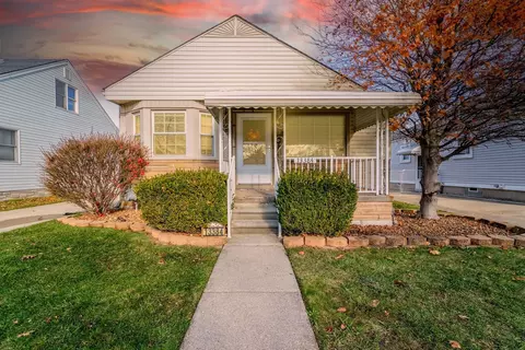 13384 Venness St, Southgate, MI 48195