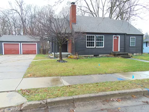 4200 Donald St, Lansing, MI 48910
