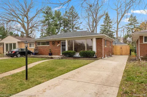 13563 Sarasota, Redford, MI 48239