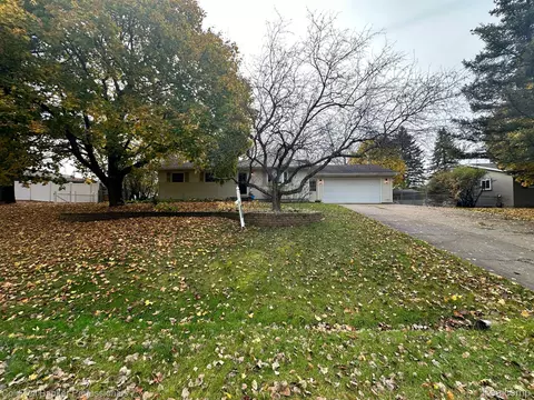 1725 Carriage Ln, Mayfield, MI 48446