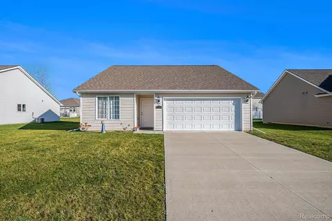 2255 Legacy Dr, Burton, MI 48519