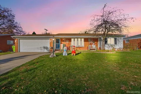 23659 Aviva St, Clinton Township, MI 48035