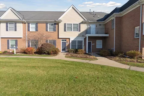 3048 Kneeland Cir, Howell, MI 48843