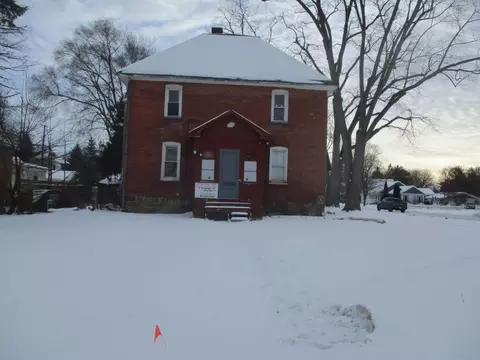 9 Truman St, Sandusky, MI 48471