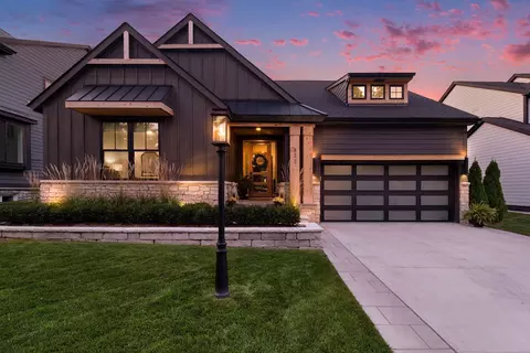 832 Harding Ave, Rochester, MI 48307