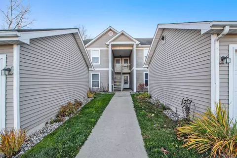 1449 Heatherwood Ln, Pittsfield, MI 48108