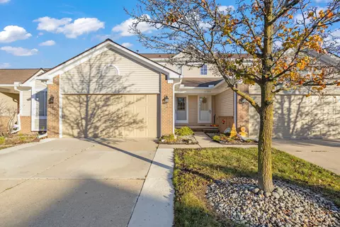 17587 Liberty Ln, Brownstown, MI 48193