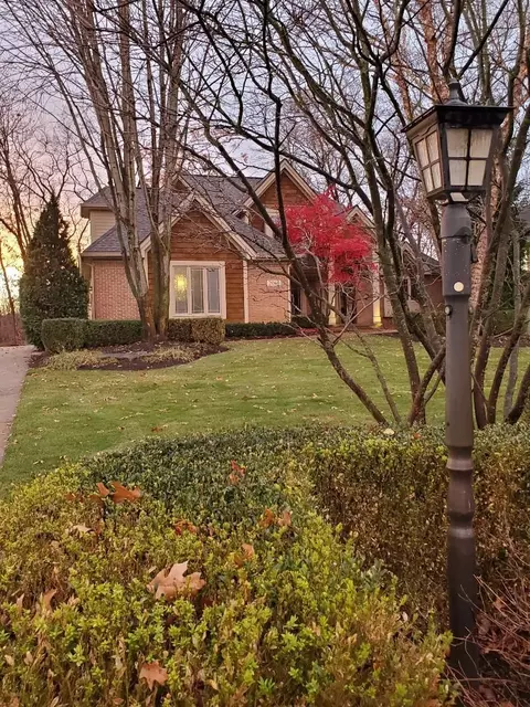 2046 Deer Path Trl, Commerce, MI 48390
