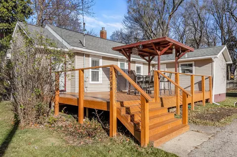 5758 Carlton St, Meridian, MI 48840