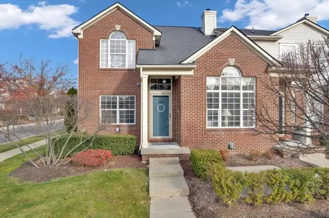 15201 Adri Cir, Commerce, MI 48390