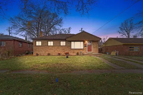 5607 Fleming Rd, Flint, MI 48504