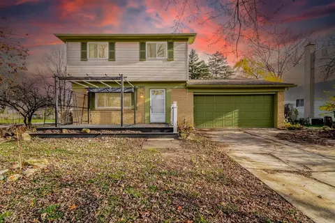 5809 Huntington Dr, Ypsilanti, MI 48197