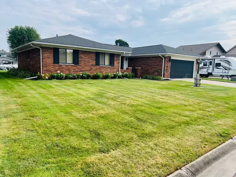 7299 Riverside Dr, Clay, MI 48001