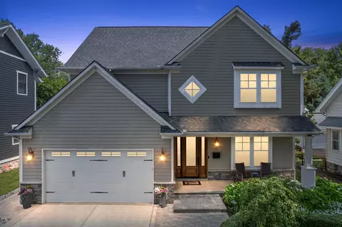 319 Hawthorn Ave, Royal Oak, MI 48067
