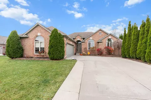 50405 August Dr, Macomb, MI 48044