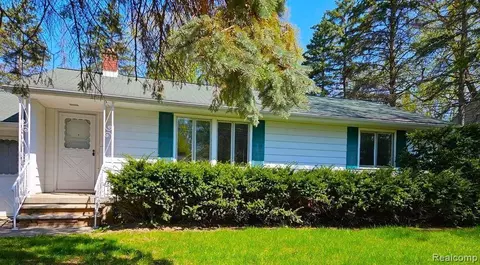1524 Waldman Ave, Flint, MI 48507