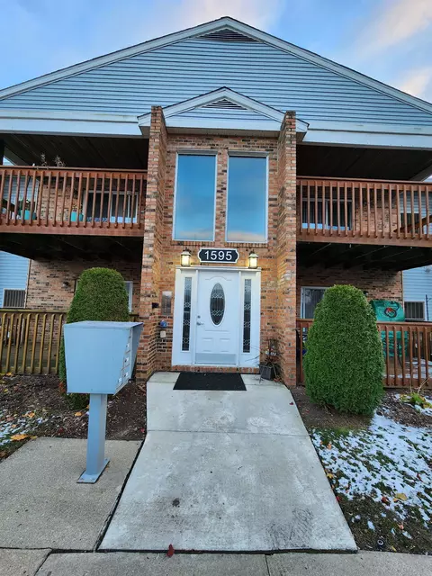 1595 Harbour Blvd #153, Trenton, MI 48183