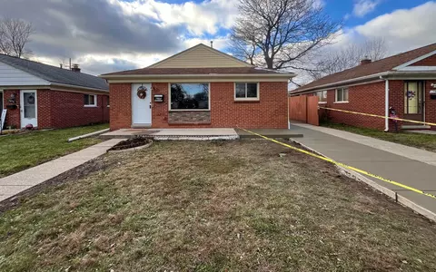 7964 Elm St, Taylor, MI 48180