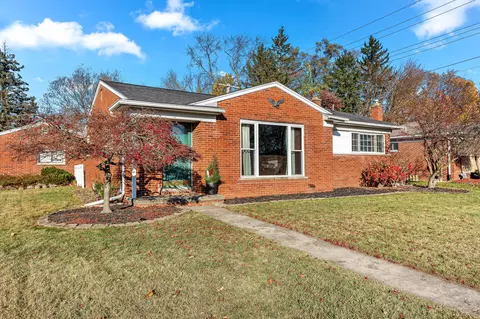 27462 Lyndon St, Livonia, MI 48154