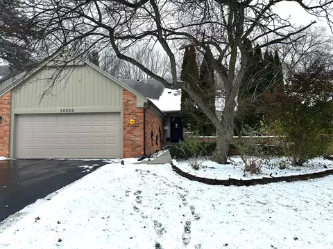 30508 Ramblewood Club Dr, Farmington Hills, MI 48331