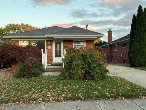 4201 Mckinley St, Dearborn Heights, MI 48125
