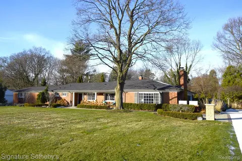 969 N Reading Rd, Bloomfield Hills, MI 48304