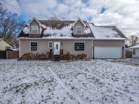 8828 Lincoln Dr, Northfield, MI 48189